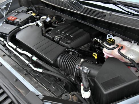 Used 2024 Chevrolet Silverado 1500 LT image 46