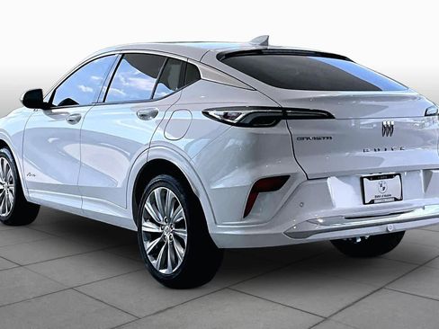 Used 2025 Buick Envista Avenir FWD image 11