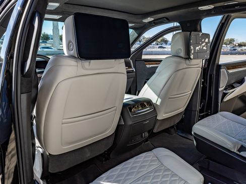 Used 2026 Cadillac Escalade ESV Platinum Sport w/ LPO, ONYX Package image 34