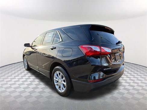 Used 2019 Chevrolet Equinox LS image 7
