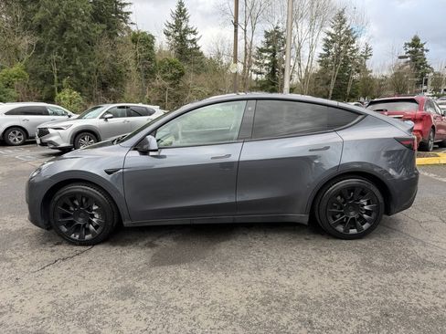 Used 2021 Tesla Model Y Long Range image 6