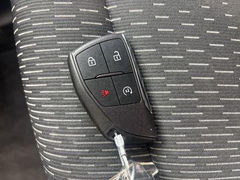 Used 2025 Chevrolet Equinox LT FWD image 23