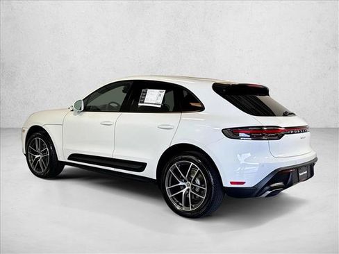 Certified 2026 Porsche Macan AWD/4WD image 3