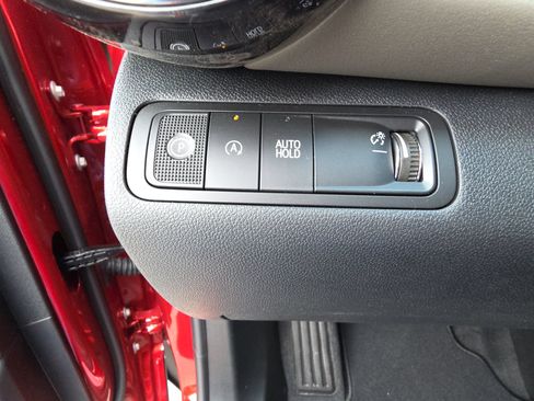 New 2027 Chevrolet Equinox LT w/ Convenience Package II FWD image 20
