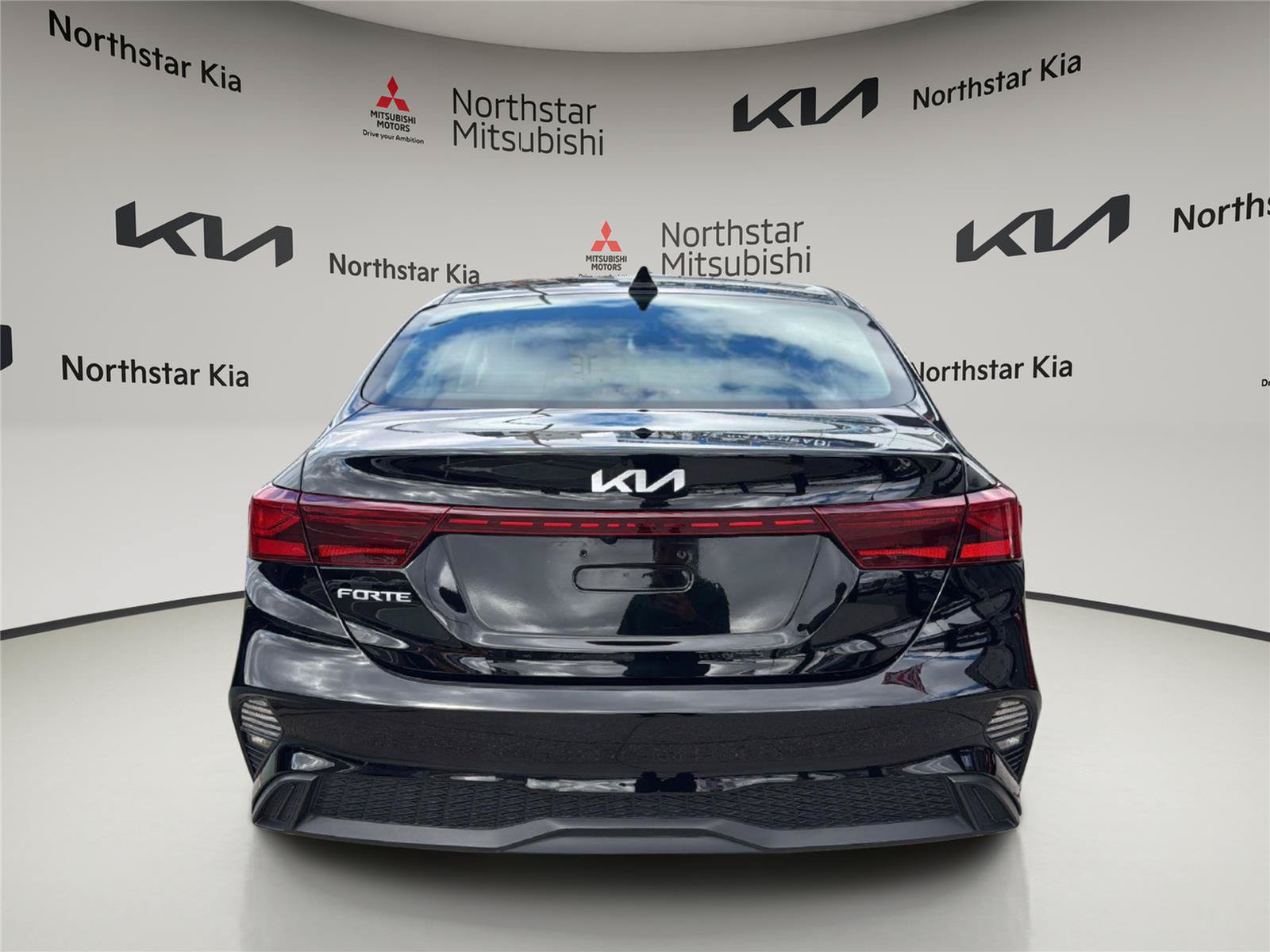 Used 2023 Kia Forte LXS FWD image 5