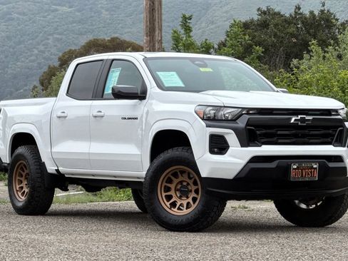 Used 2024 Chevrolet Colorado LT w/ LT Convenience Package II RWD image 2