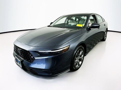 Used 2023 Honda Accord EX image 3