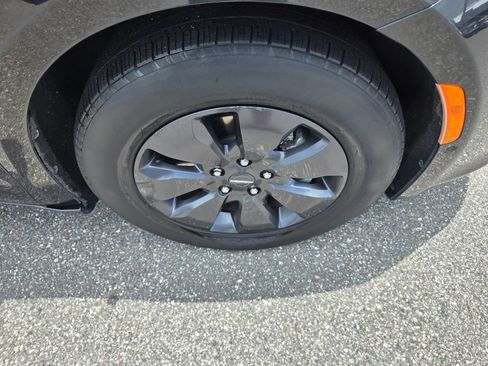 Used 2019 Chrysler Pacifica Limited w/ Advanced Safetytec Group FWD image 13