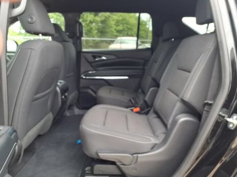 Used 2026 Chevrolet Traverse LT FWD image 11