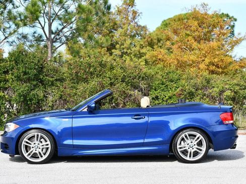 Used 2013 BMW 135i Convertible image 3