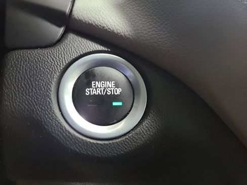 Used 2019 Chevrolet Equinox LS w/ LS Convenience Package FWD image 31