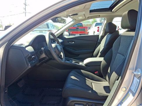 Certified 2025 Honda Accord SE image 13