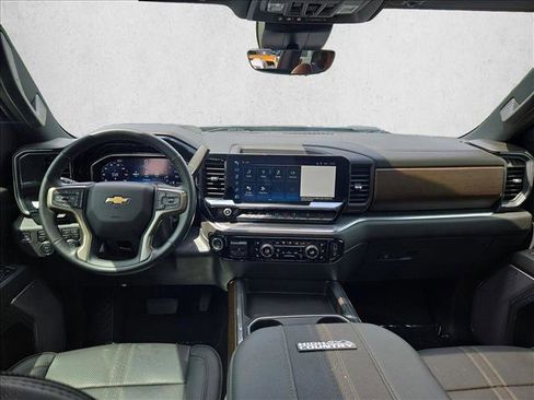 Used 2024 Chevrolet Silverado 2500 High Country w/ High Country Premium Package AWD/4WD image 17