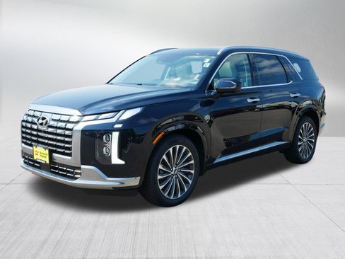 Used 2024 Hyundai Palisade Calligraphy AWD/4WD image 3