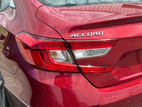 Used 2018 Honda Accord Touring image 12