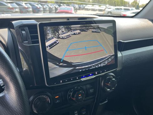 Used 2019 Toyota 4Runner SR5 AWD/4WD image 36