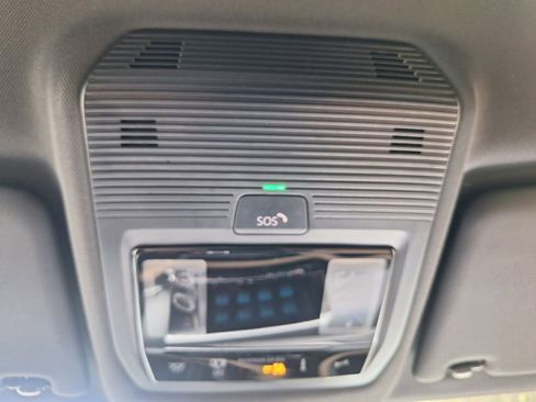 New 2026 Volkswagen Atlas Cross Sport SE image 19