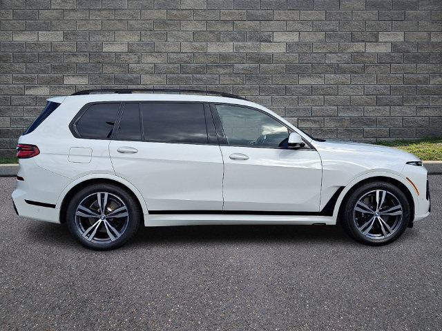 Used 2025 BMW X7 xDrive40i w/ M Sport Package AWD/4WD image 7