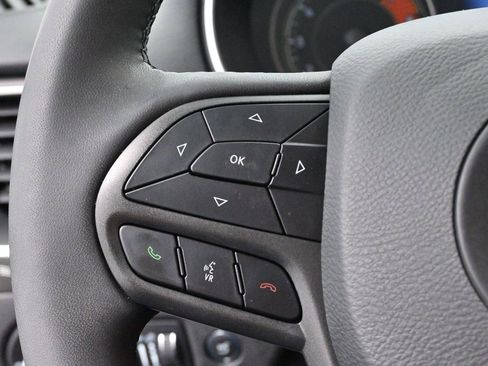 Used 2022 Jeep Cherokee Trailhawk w/ Premium Leather Package AWD/4WD image 19