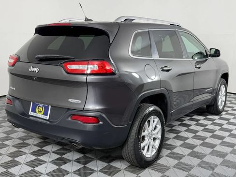 Used 2014 Jeep Cherokee Latitude w/ Cold Weather Group AWD/4WD image 36