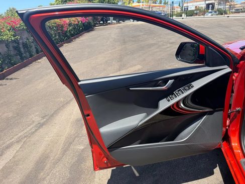 Used 2023 Kia Niro Wave FWD image 9
