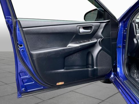 Used 2015 Toyota Camry SE FWD image 21