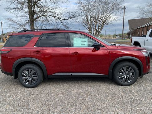 New 2026 Nissan Pathfinder SV image 2