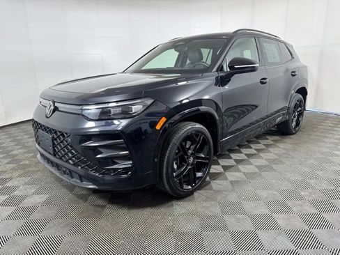 Certified 2025 Volkswagen Tiguan SE R-Line AWD/4WD image 8