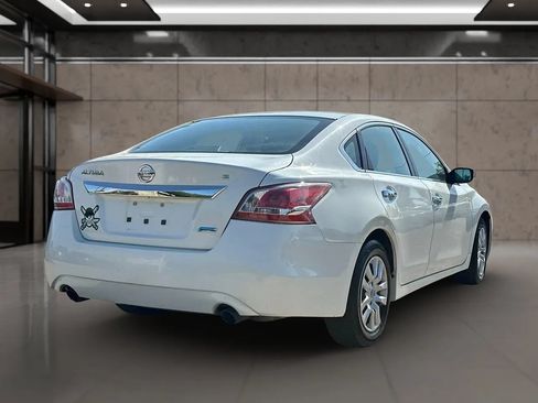 Used 2013 Nissan Altima 2.5 S FWD image 3