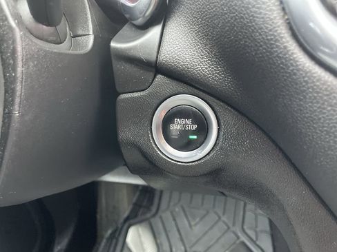 Used 2020 Chevrolet Equinox LT image 25