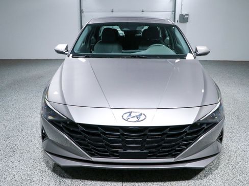 Used 2021 Hyundai Elantra SEL w/ Convenience Package FWD image 4