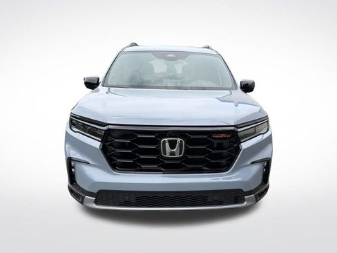 Used 2025 Honda Pilot TrailSport image 2