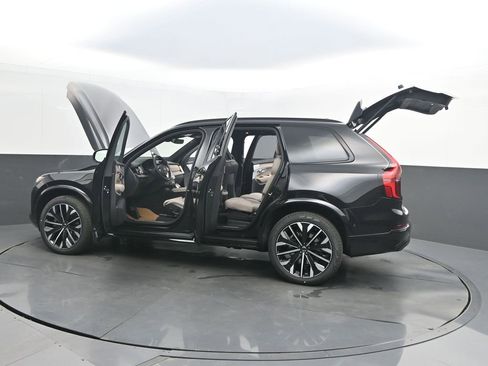 New 2026 Volvo XC90 B6 Ultra w/ Lounge Package AWD/4WD image 40