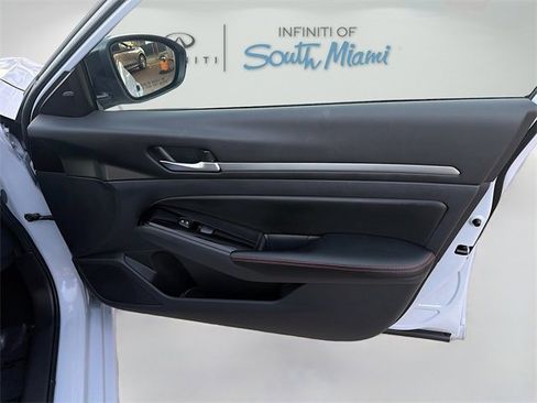 Used 2024 Nissan Altima 2.5 SR image 32