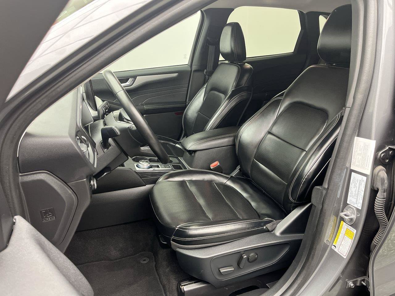 Certified 2024 Ford Escape Platinum AWD/4WD image 10