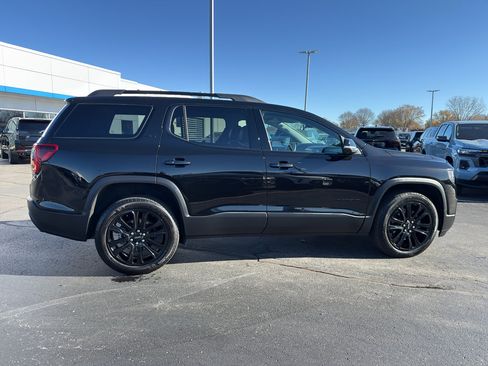 Used 2023 GMC Acadia SLT w/ Elevation Edition image 4