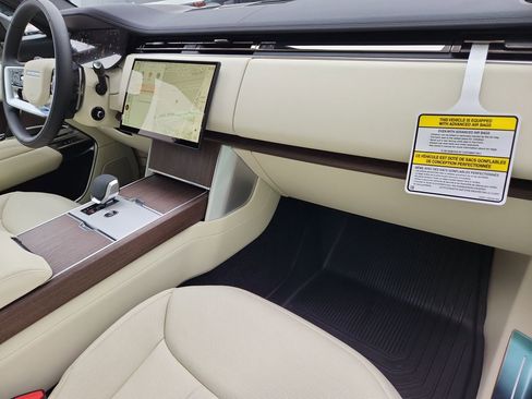 New 2026 Land Rover Range Rover Long Wheelbase SE AWD/4WD image 28