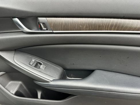 Used 2018 Honda Accord Touring image 20