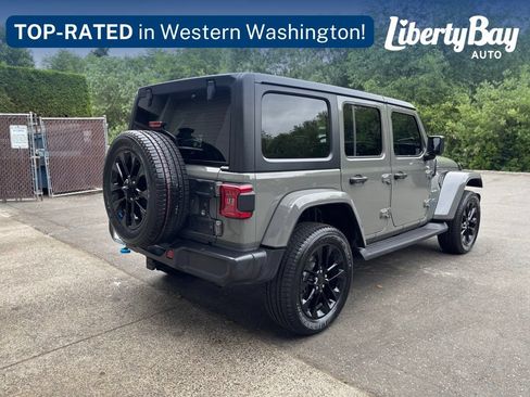 Used 2023 Jeep Wrangler Unlimited Sahara w/ Cold Weather Group AWD/4WD image 6