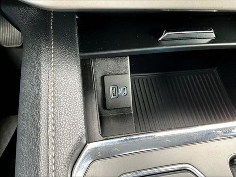 Used 2022 Ford Expedition XLT AWD/4WD image 16