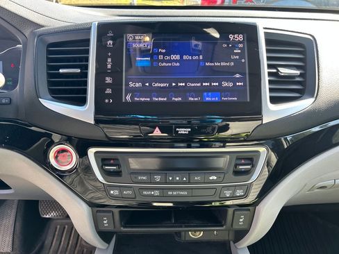 Used 2017 Honda Ridgeline RTL-E image 17