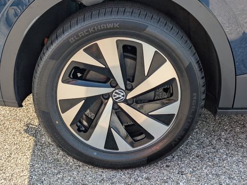 Used 2023 Volkswagen ID.4 Pro AWD/4WD image 10