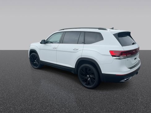 Used 2024 Volkswagen Atlas SE w/ Black Wheel Package AWD/4WD image 7
