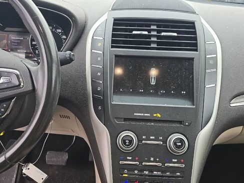 Used 2017 Lincoln MKC Reserve FWD image 10