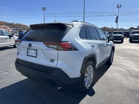 Used 2024 Toyota RAV4 XLE Premium image 4