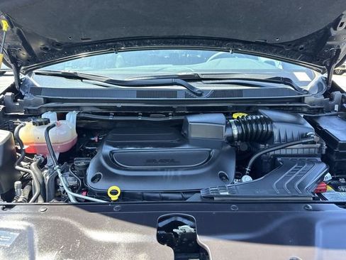 Used 2025 Chrysler Pacifica Select FWD image 28