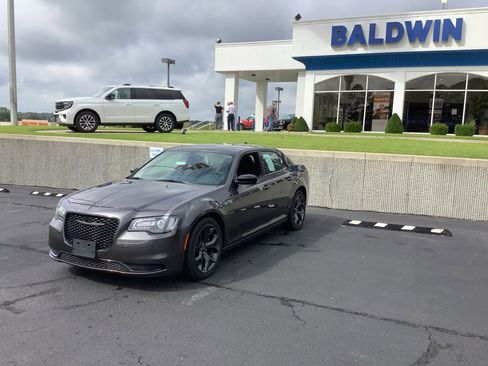 Used 2021 Chrysler 300 Touring w/ Sport Appearance Package image 3