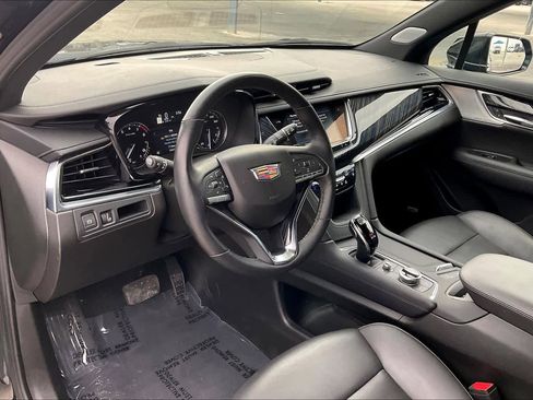 Used 2025 Cadillac XT6 Premium Luxury image 18