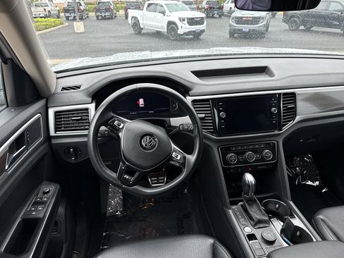 Used 2019 Volkswagen Atlas SEL R-Line AWD/4WD image 9