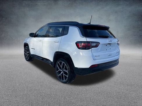 Used 2025 Jeep Compass Limited w/ Elite Group AWD/4WD image 7